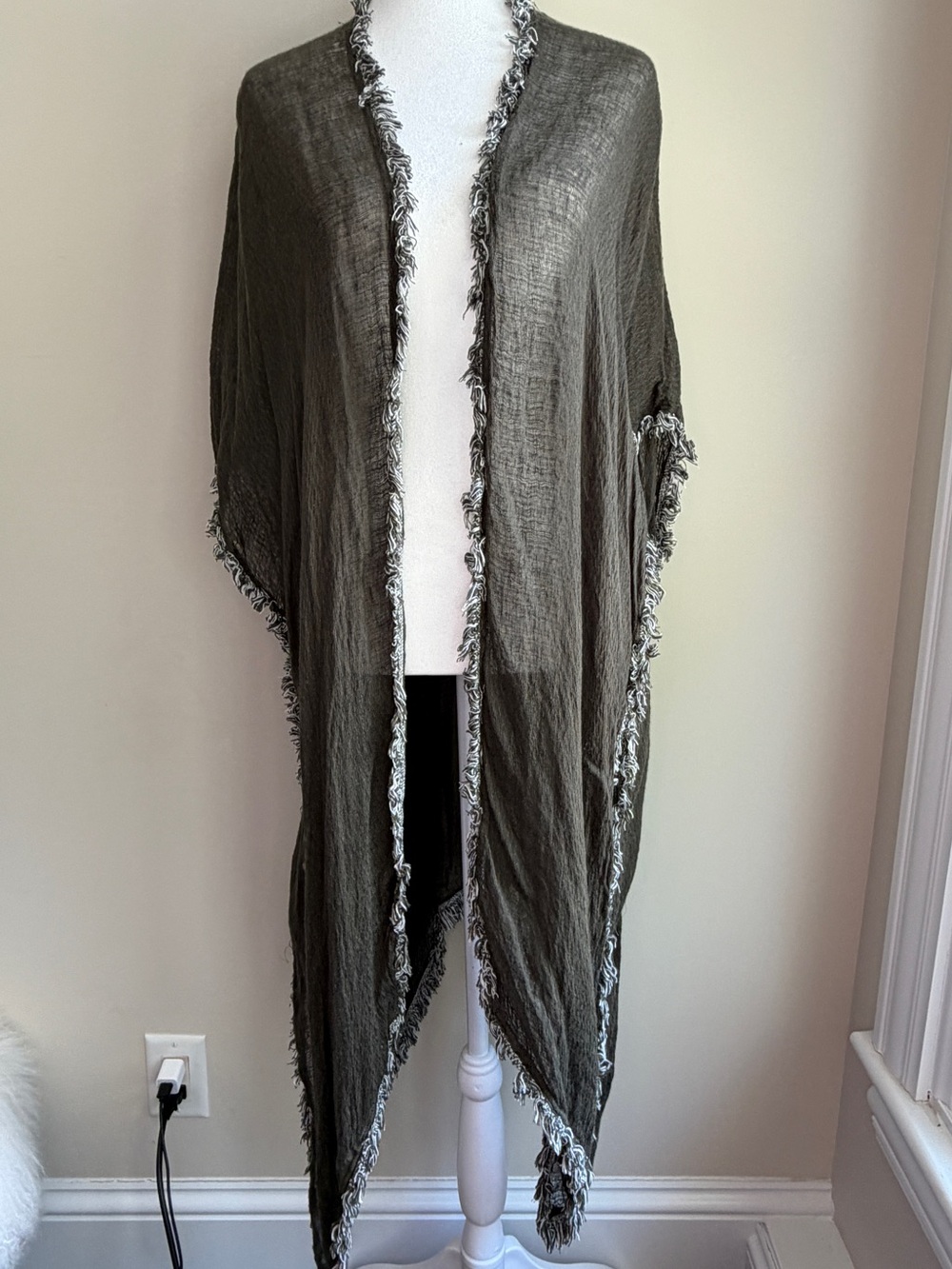 Treasure & Bond Women's One Size Olive Sheer Fringe Trim Open Front Shrug